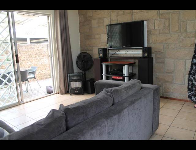 2 BEDROOM TOWNHOUSE FOR SALE IN EDEN GLEN